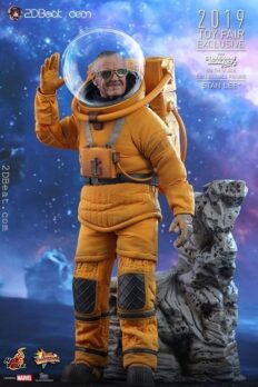 Mô Hình Chính Hãng 1/6 Hot Toys STAN LEE MMS545 Guardian of Galaxy Vol. 2