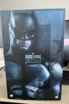 Mô Hình Hot Toys 1/6 MMS432 Batman Justice League Tactical Batsuit Version