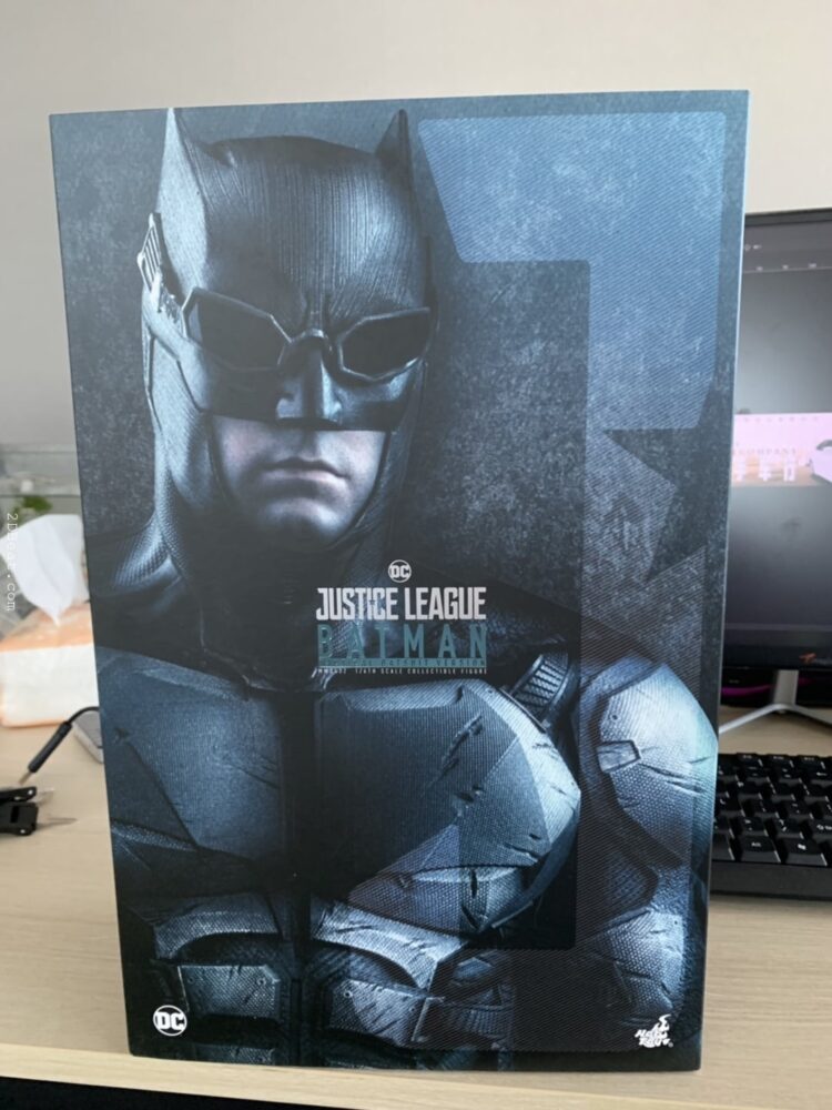 Mô Hình Hot Toys 1/6 MMS432 Batman Justice League Tactical Batsuit Version