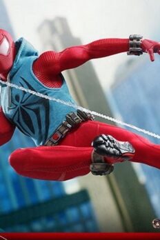 Mô Hình Chính Hãng Hot Toys Marvel's Spider-Man Scarlet Spider Action Figure