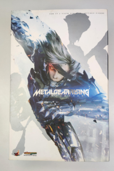 [Pre-Owned] 1/6 Scale Hot Toys VGM17 Metal Gear Rising: Revengeance – Raiden Regular Edition