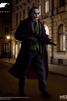 Mô hình 1/12 MEZCO TOYZ The Dark Knight - The Joker Action Figure