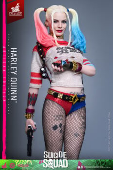 DC Comics Harley Quinn (Artisan Edition) Sixth Scale Figure - Prototype Shown View 4