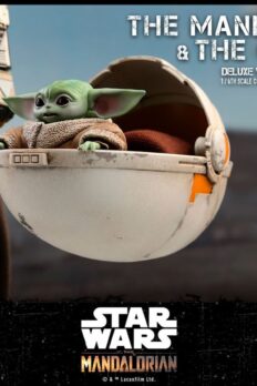 Star Wars The Mandalorian and The Child (Deluxe) Collectible Set - Prototype Shown View 4